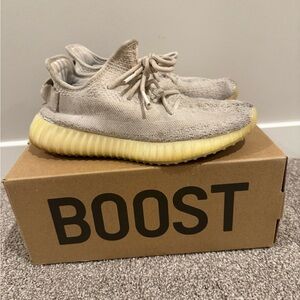 Yeezy boosts 350 V2 white